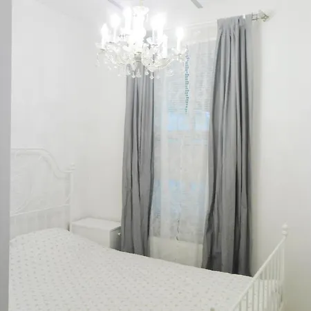 Luxury Flat Beyoglu 1 דירה